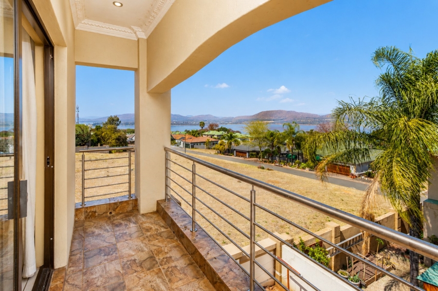 4 Bedroom Property for Sale in Kosmos Ridge North West
